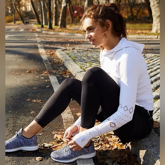 ✨NWOT Free People Movement Good Karma High Waist 7/8 Leggings Black Mineral Wash - Picture 7 of 10